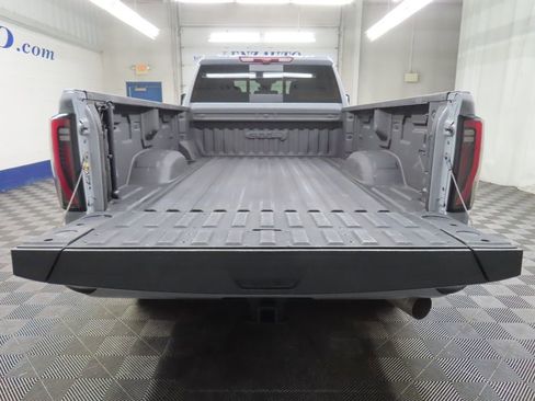 Used 2024 GMC Sierra 2500 AT4 w/ Technology Package AWD/4WD image 46