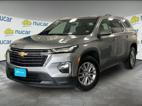 Used 2023 Chevrolet Traverse LT AWD/4WD image 3