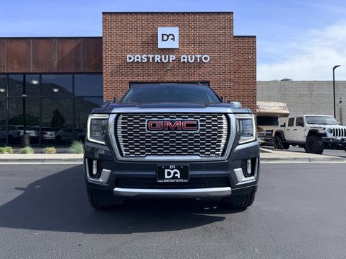 Used 2021 GMC Yukon XL Denali AWD/4WD image 2