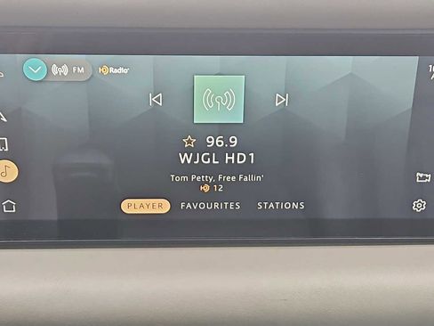 Used 2020 Land Rover Defender 110 HSE image 12