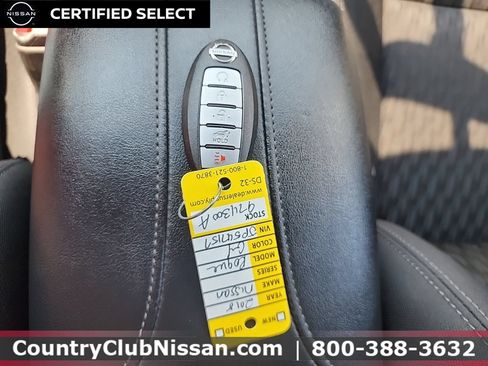 Used 2018 Nissan Rogue SV AWD/4WD image 34
