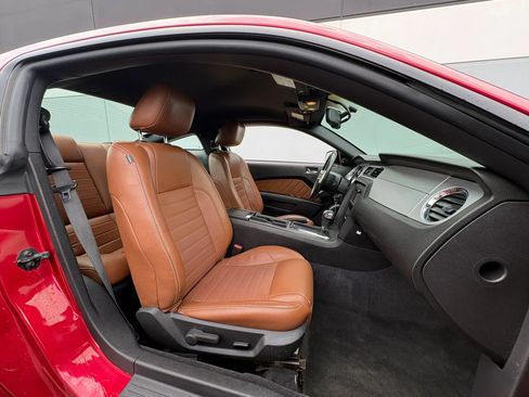 Used 2010 Ford Mustang Coupe RWD image 19