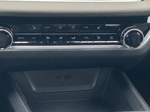 New 2026 Chevrolet Equinox LT w/ Convenience Package II image 11