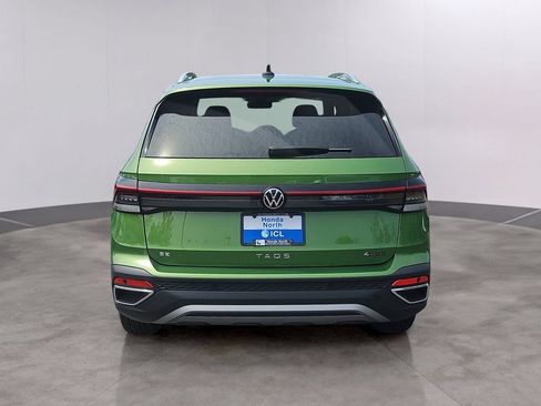 Used 2025 Volkswagen Taos SE AWD/4WD image 5