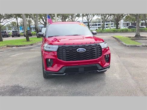 Used 2025 Ford Explorer ST-Line w/ Premium Package image 35