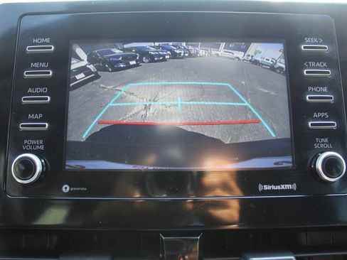 Used 2022 Toyota Camry SE image 19