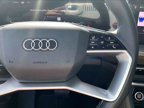 Used 2025 Audi Q5 Premium Plus w/ Premium Plus AWD/4WD image 12