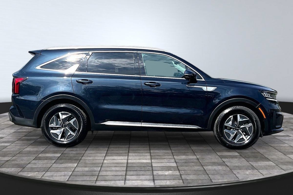 Used 2022 Kia Sorento S AWD/4WD image 8