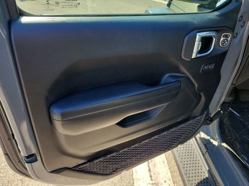 Used 2021 Jeep Wrangler Unlimited Sport AWD/4WD image 17