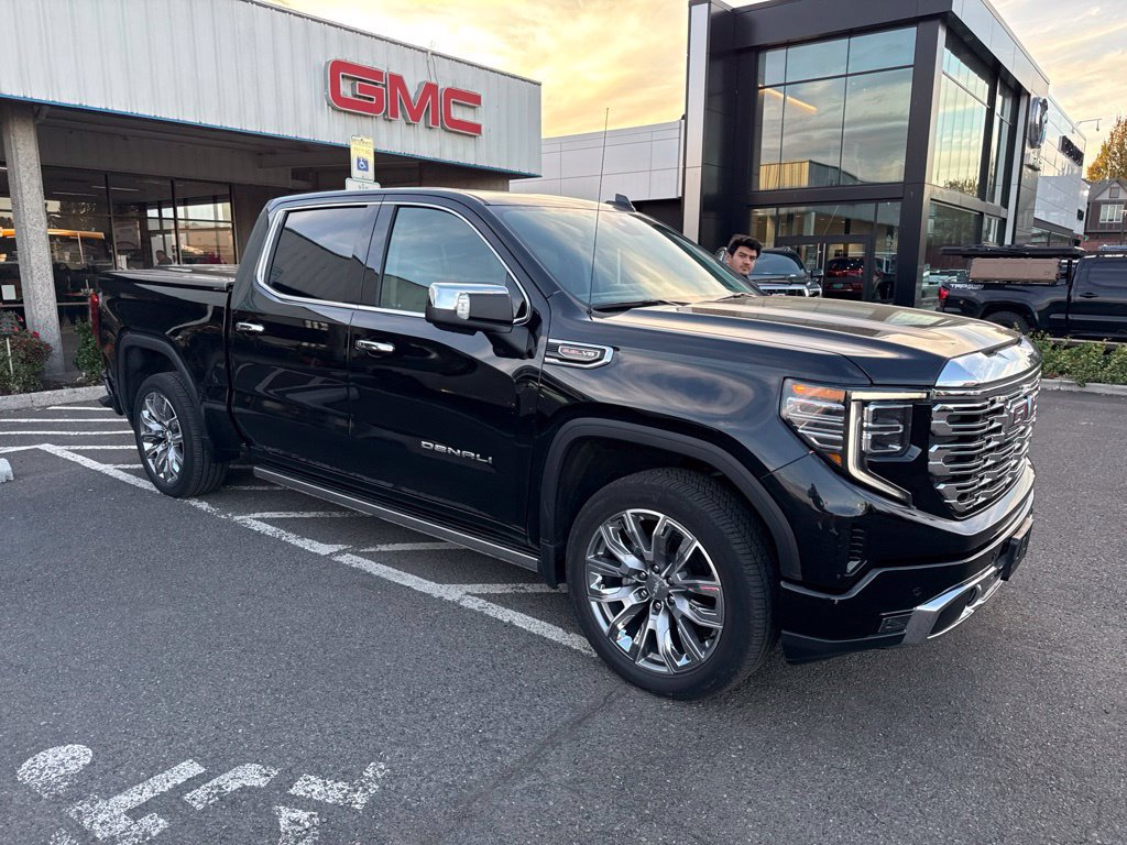 Used 2024 GMC Sierra 1500 Denali w/ Denali Reserve Package AWD/4WD image 7