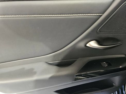 Used 2022 Lexus ES 300h w/ Premium Package FWD image 10