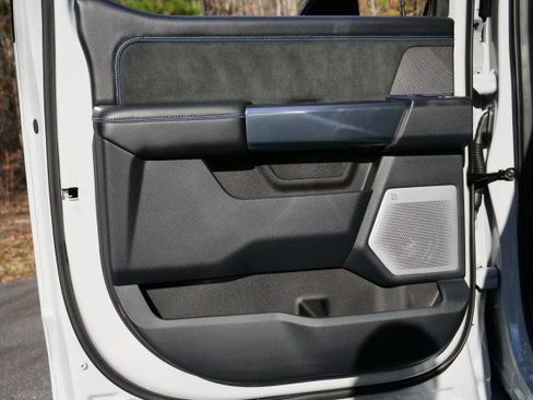 Used 2025 Ford F450 Platinum w/ FX4 Off-Road Package image 35