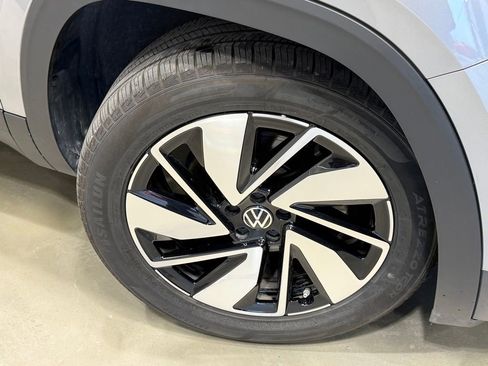 Used 2024 Volkswagen Atlas SE image 7