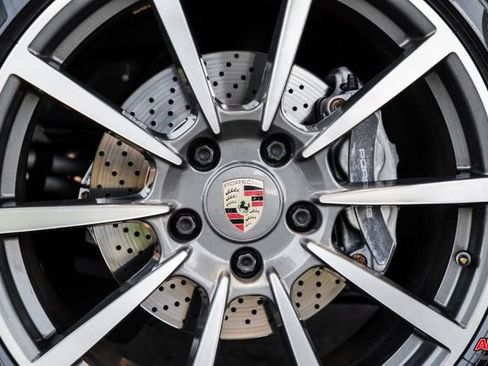 Used 2013 Porsche 911 Carrera RWD image 3