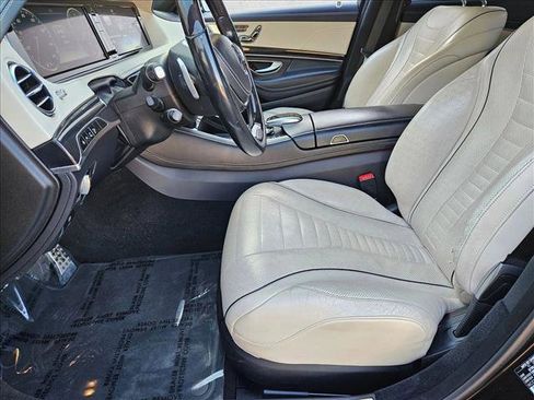 Used 2017 Mercedes-Benz S 550 Sedan image 16
