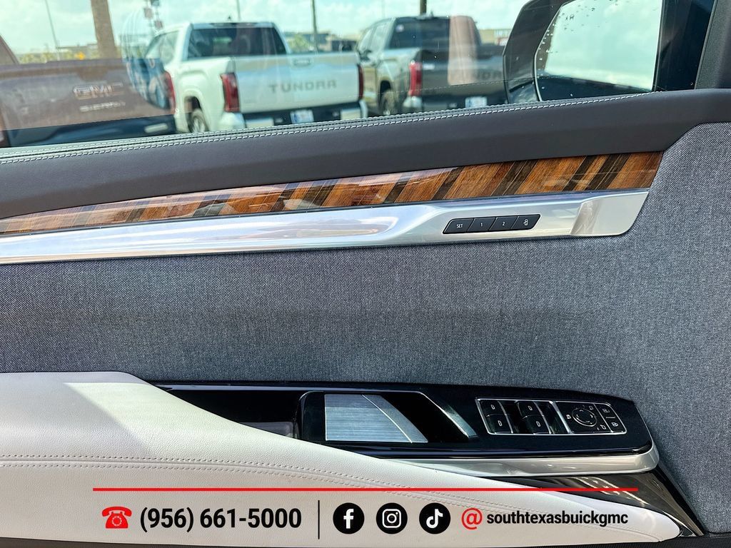 Used 2025 Cadillac Escalade Sport Platinum w/ LPO, Floor Liner Package AWD/4WD image 9
