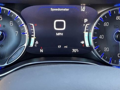 New 2026 Chrysler Pacifica Limited image 24