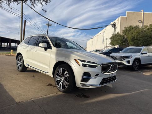 Certified 2023 Volvo XC60 B5 Plus image 7