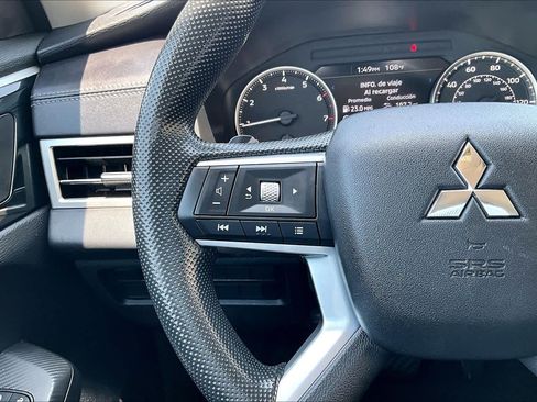 Used 2023 Mitsubishi Outlander ES FWD image 24