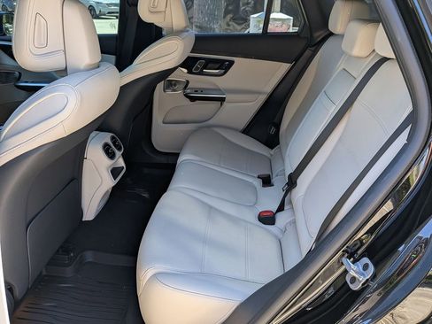 Used 2023 Mercedes-Benz GLC 300 image 22