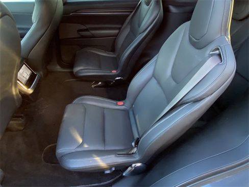 Used 2022 Tesla Model X Plaid image 7