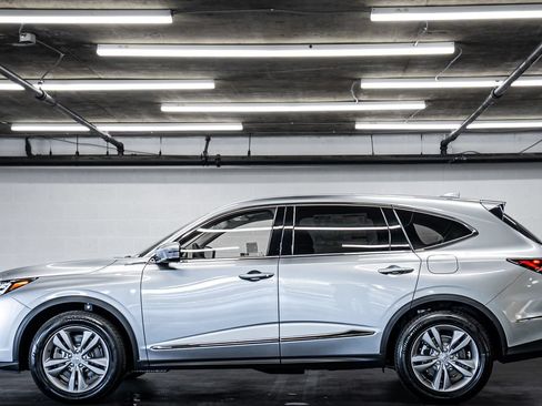 New 2026 Acura MDX SH-AWD image 2
