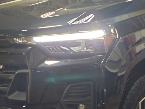 Used 2023 Chevrolet Colorado Z71 w/ Z71 Convenience Package 2 image 34