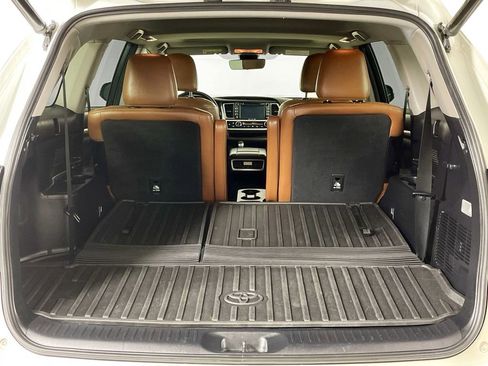 Used 2018 Toyota Highlander Limited image 30