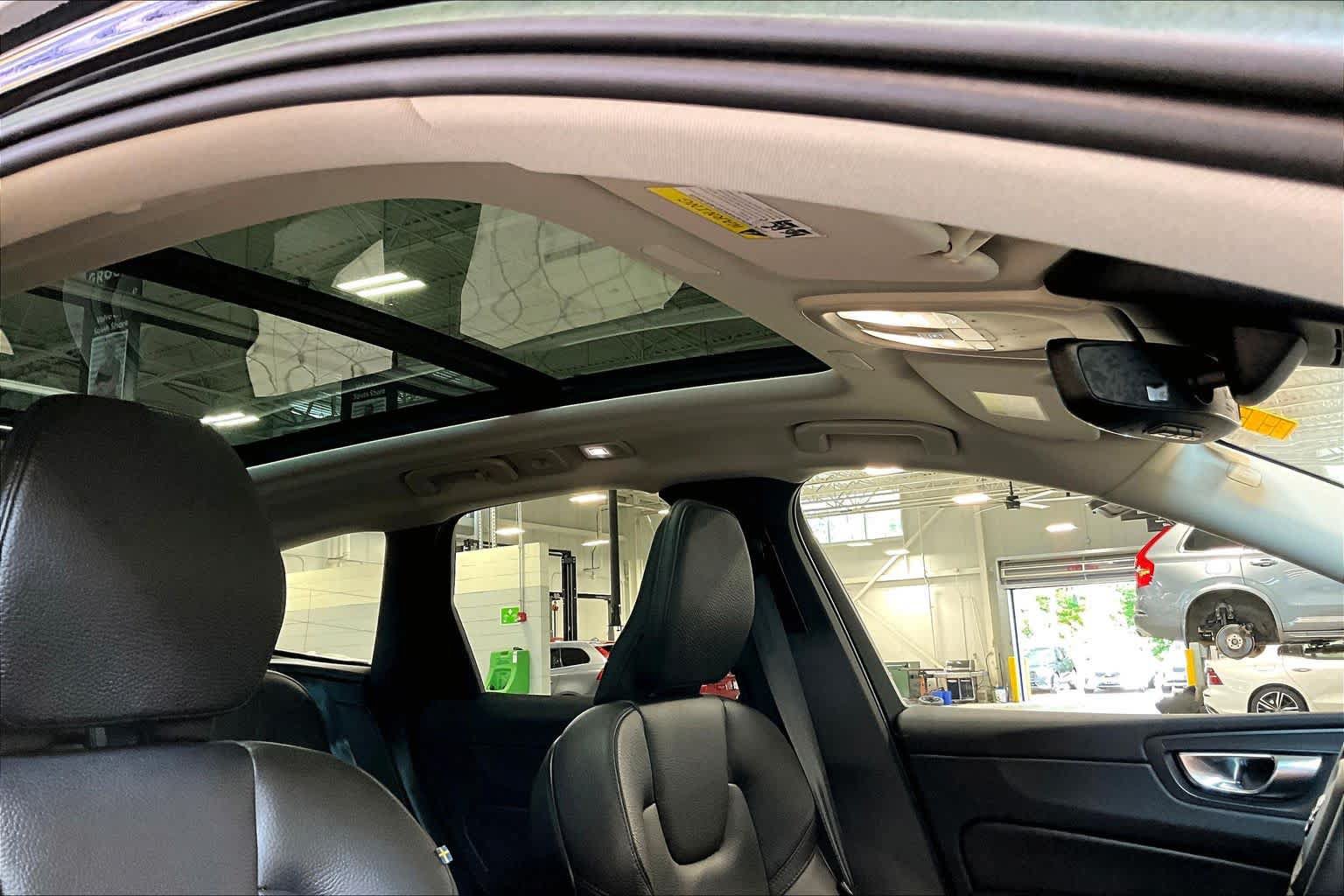 Used 2023 Volvo XC60 B5 Plus w/ Climate Package AWD/4WD image 14