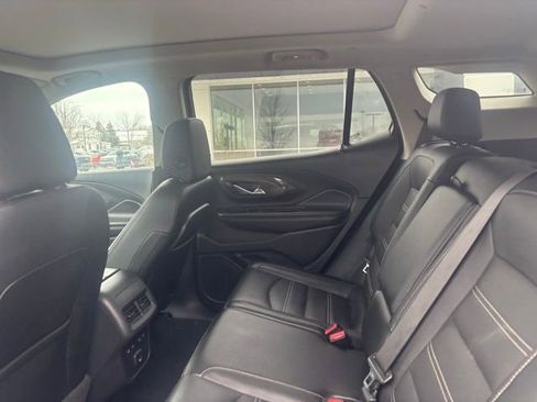 Used 2022 GMC Terrain Denali w/ Denali Premium Package image 9