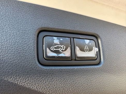 Used 2024 Genesis Electrified GV70 Advanced image 11