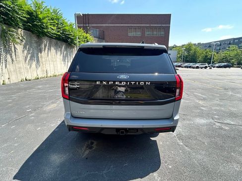 Used 2025 Ford Expedition Active AWD/4WD image 6