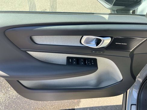 Used 2026 Volvo XC40 B5 Ultra w/ Climate Package image 14