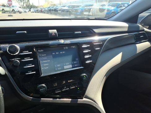 Used 2019 Toyota Camry SE w/ Convenience Package image 31