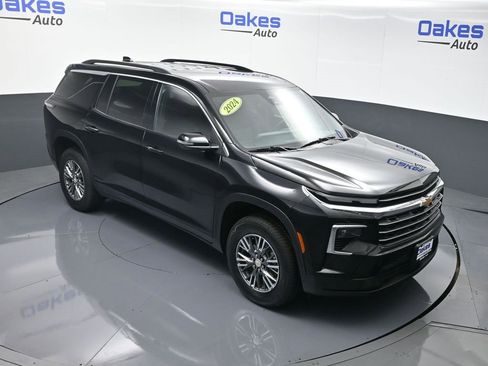 Used 2024 Chevrolet Traverse LT image 47