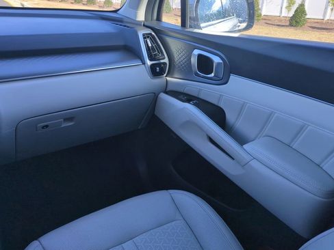 Used 2023 Kia Sorento SX Prestige w/ Panoramic Sunroof Package image 17