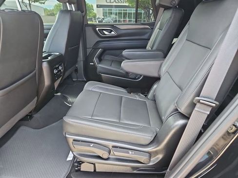 Used 2024 Chevrolet Tahoe Z71 w/ Luxury Package image 19