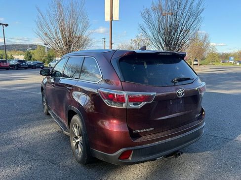 Used 2016 Toyota Highlander XLE image 3