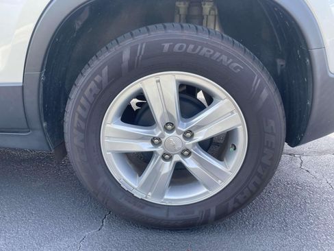 Used 2022 Chevrolet Trax LS w/ Tint and Cruise Package FWD image 7