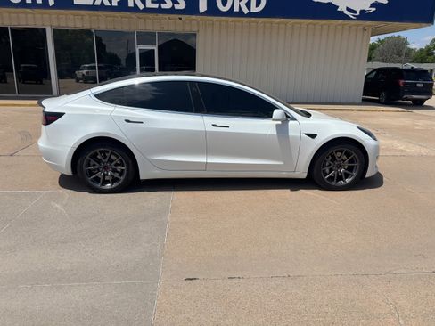 Used 2020 Tesla Model 3 Long Range AWD/4WD image 2