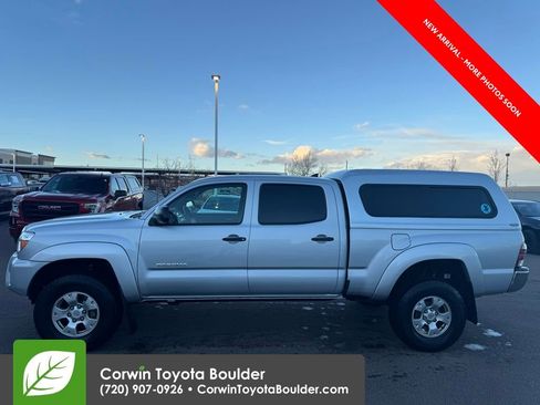 Used 2012 Toyota Tacoma 4x4 Double Cab w/ SR5 Pkg image 4