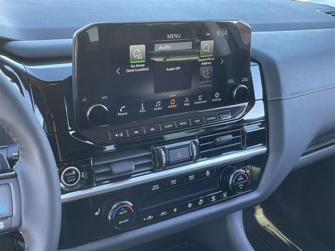 New 2025 Nissan Pathfinder SL image 12