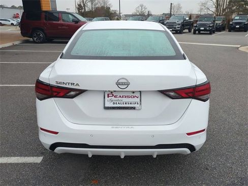 Used 2024 Nissan Sentra S image 5