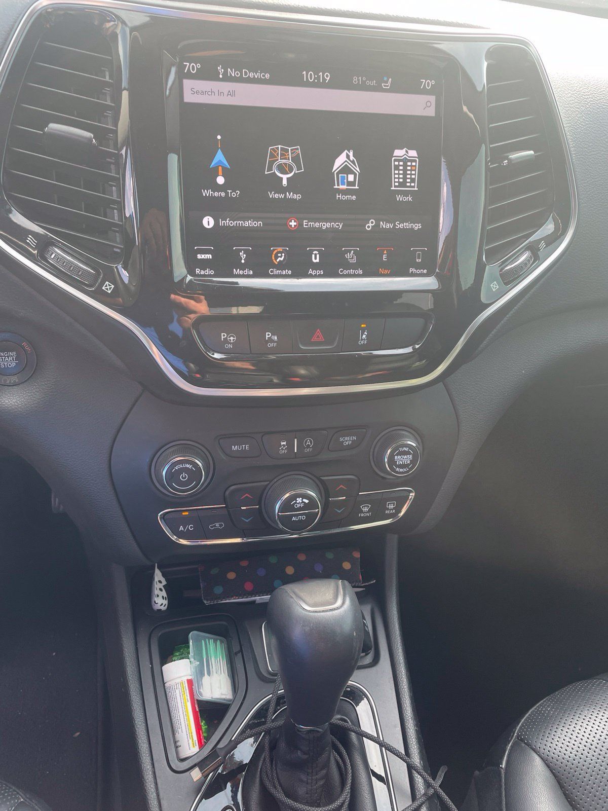 Used 2019 Jeep Cherokee Limited w/ Luxury Group FWD image 12