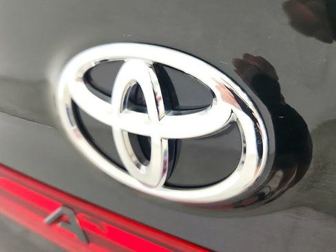 Used 2019 Toyota Avalon Touring w/ Advanced Safety Package FWD image 34