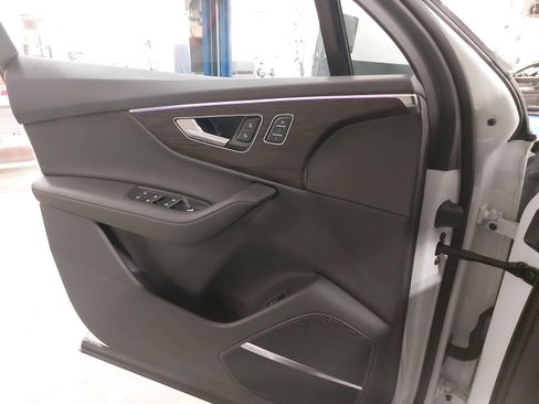 Used 2023 Audi Q7 2.0T Premium Plus w/ Premium Plus Package image 29