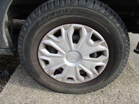 Used 2023 Ford Transit 350 XLT image 25