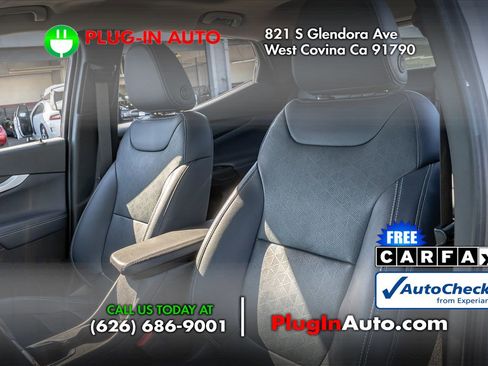 Used 2022 Chevrolet Bolt EUV Premier w/ Sun & Sound Package image 7