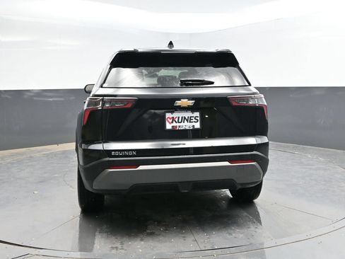 Used 2025 Chevrolet Equinox LT FWD image 8