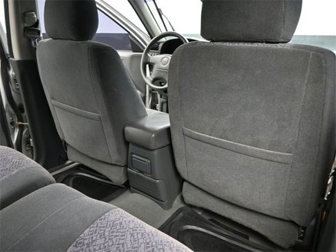 Used 2000 Isuzu Rodeo S image 24